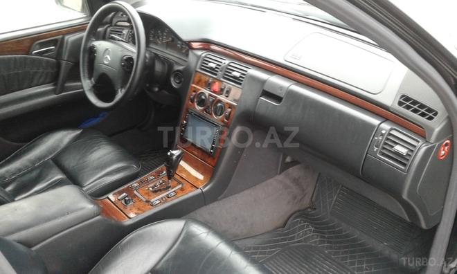 Mercedes E 240 2002, 250,000 km - 2.6 l - Bakı
