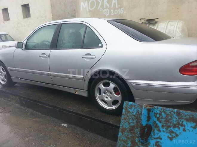 Mercedes E 240 1999, 270,000 km - 2.4 l - Bakı