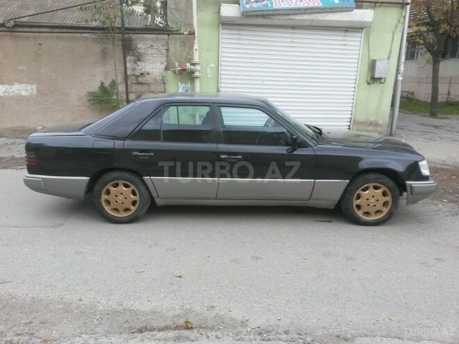 Mercedes E 230 1988, 289,000 km - 2.3 l - Bakı