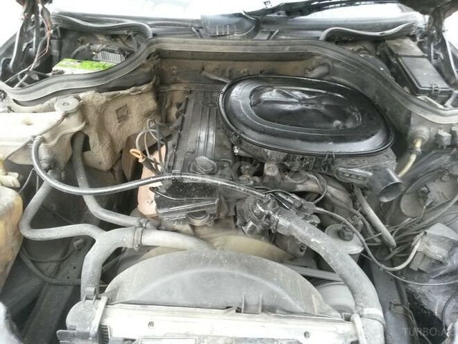 Mercedes E 230 1988, 289,000 km - 2.3 l - Bakı