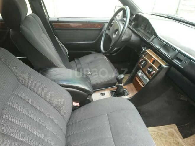 Mercedes E 230 1988, 289,000 km - 2.3 l - Bakı
