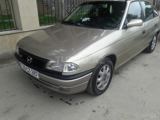 Opel Astra 1997, 281,000 km - 1.8 l - Bakı