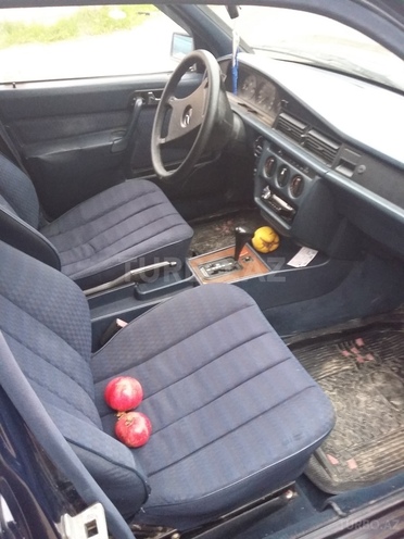Mercedes 190 1990, 284,000 km - 2.0 l - Sumqayıt