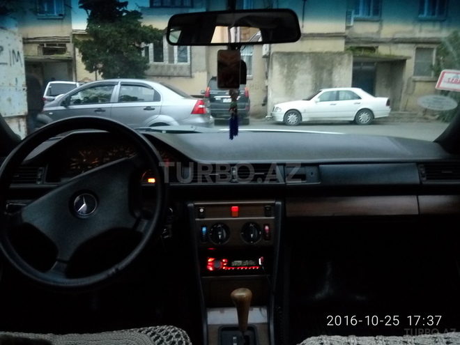 Mercedes E 230 1989, 530,000 km - 2.3 l - Bakı