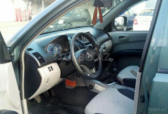 Mitsubishi L200 2012, 135,000 km - 2.5 л - Bakı