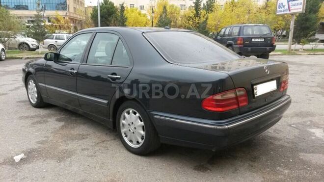 Mercedes E 280 2000, 205,000 km - 2.8 l - Bakı