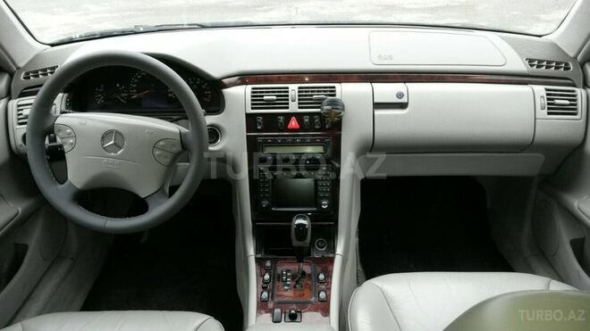 Mercedes E 280 2000, 205,000 km - 2.8 l - Bakı