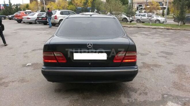 Mercedes E 280 2000, 205,000 km - 2.8 l - Bakı