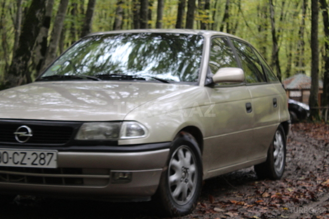 Opel Astra 1997, 281,000 km - 1.8 l - Bakı