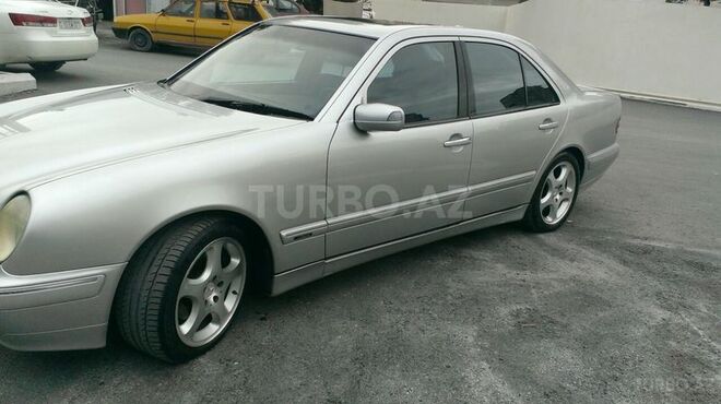 Mercedes E 280 2002, 275,300 km - 2.8 л - Bakı