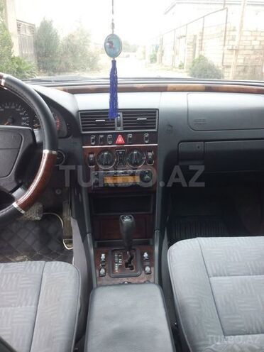 Mercedes C 220 1998, 260,000 km - 2.2 l - Bakı