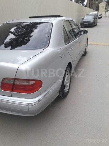Mercedes E 240 2000, 255,222 km - 2.4 l - Bakı
