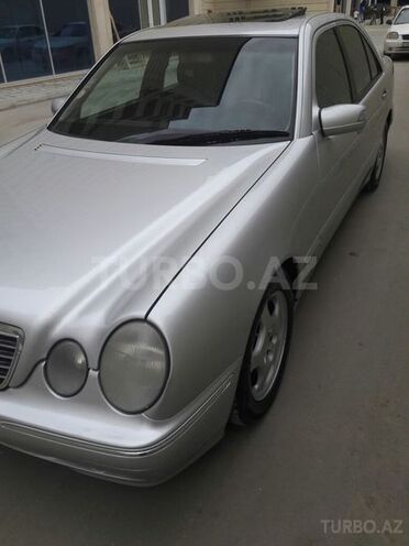 Mercedes E 240 2000, 255,222 km - 2.4 l - Bakı