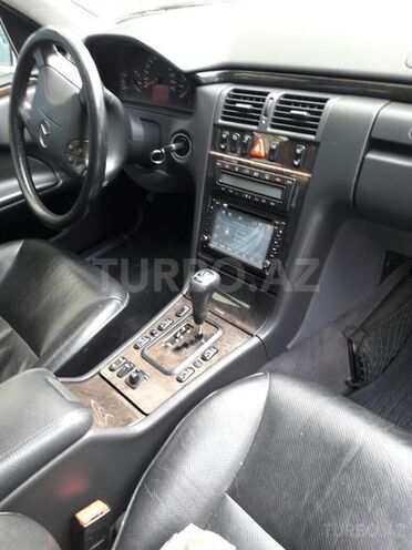 Mercedes E 240 2000, 255,222 km - 2.4 l - Bakı
