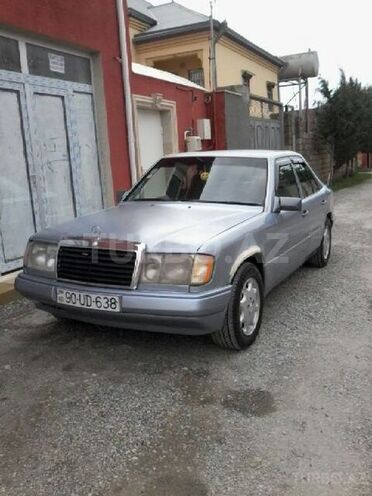 Mercedes E 220 1993, 404,000 km - 2.2 л - Bakı