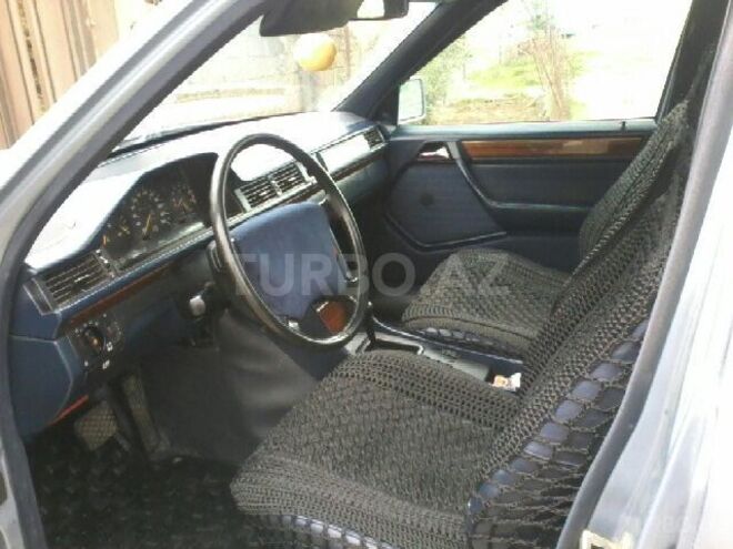 Mercedes E 220 1993, 404,000 km - 2.2 л - Bakı