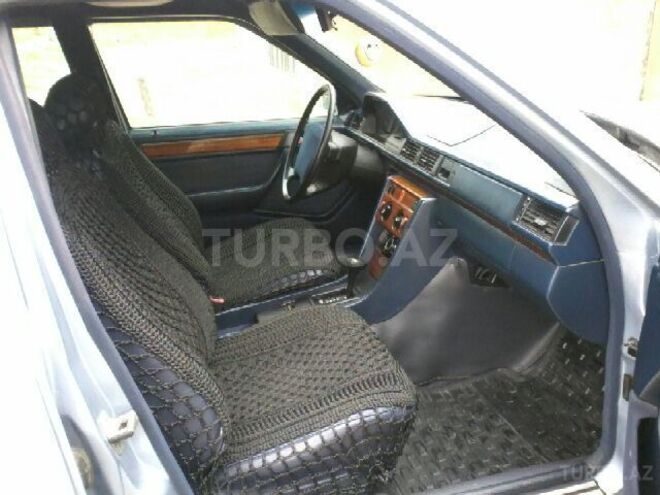 Mercedes E 220 1993, 404,000 km - 2.2 л - Bakı