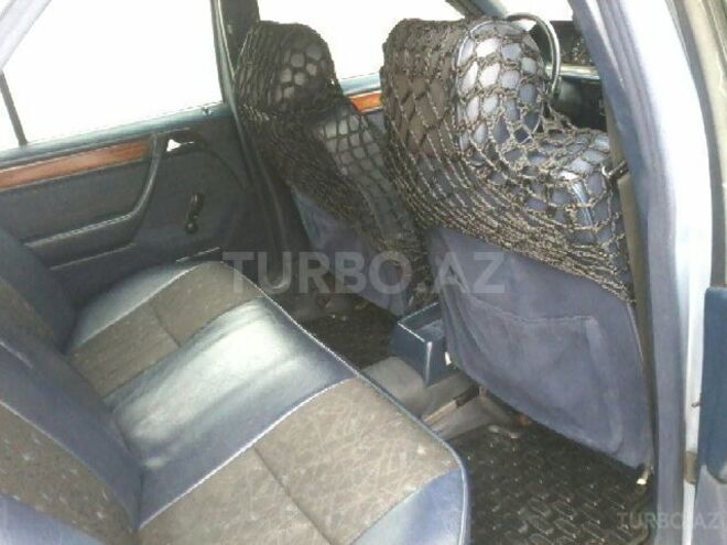 Mercedes E 220 1993, 404,000 km - 2.2 л - Bakı