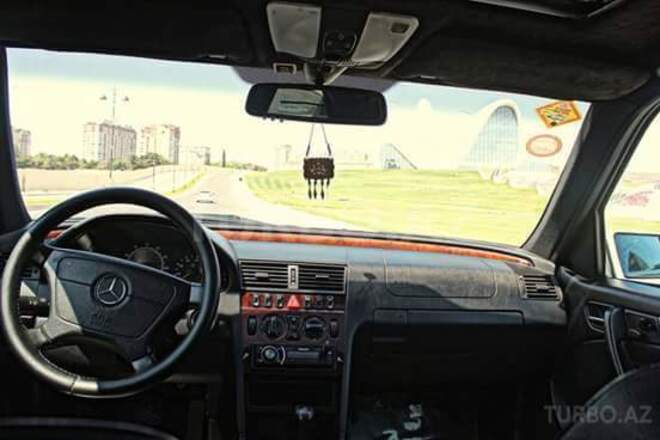 Mercedes C 230 1999, 240,000 km - 2.3 l - Bakı