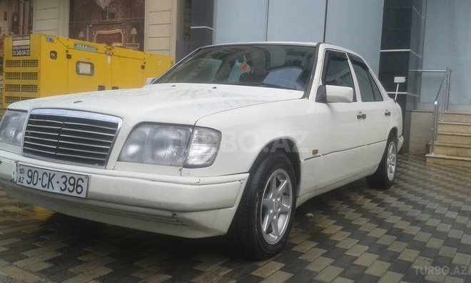 Mercedes E 200 1995, 370,000 km - 2.0 l - Bakı