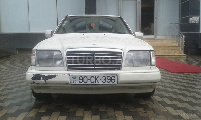 Mercedes E 200 1995, 370,000 km - 2.0 l - Bakı