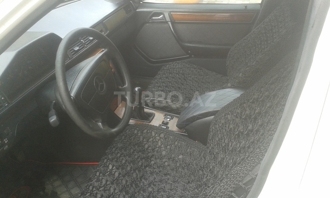 Mercedes E 200 1995, 370,000 km - 2.0 l - Bakı