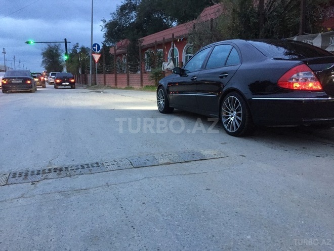 Mercedes E 320 2004, 209,657 km - 3.2 l - Bakı
