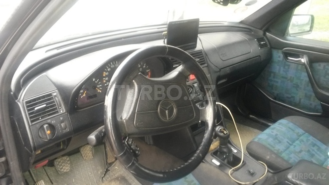 Mercedes C 220 1996, 175,000 km - 2.2 l - Bakı