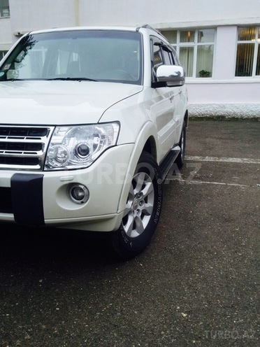 Mitsubishi Pajero 2010, 125,697 km - 3.5 л - Sumqayıt
