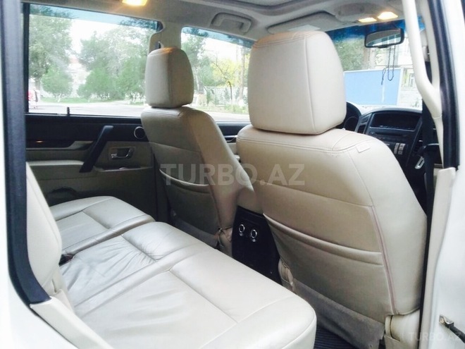 Mitsubishi Pajero 2010, 125,697 km - 3.5 л - Sumqayıt