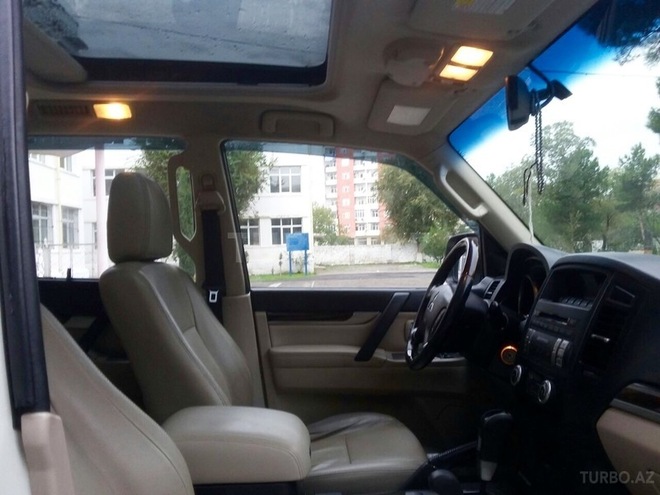 Mitsubishi Pajero 2010, 125,697 km - 3.5 л - Sumqayıt