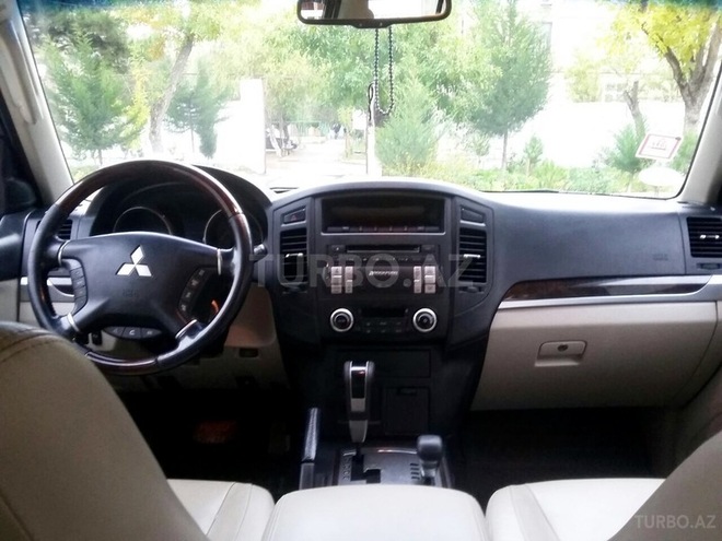 Mitsubishi Pajero 2010, 125,697 km - 3.5 л - Sumqayıt