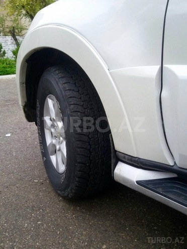 Mitsubishi Pajero 2010, 125,697 km - 3.5 л - Sumqayıt