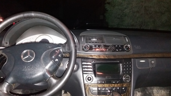 Mercedes E 270 2002, 256,000 km - 2.7 л - Bakı