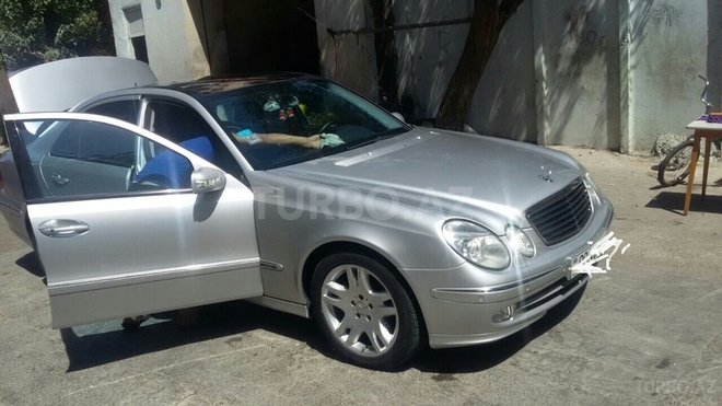 Mercedes E 270 2002, 324,000 km - 2.7 л - Bakı