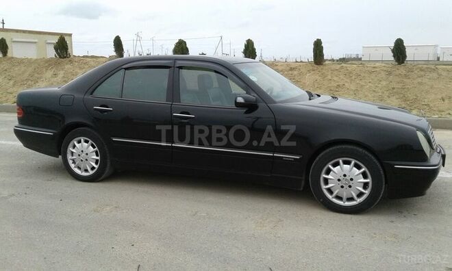 Mercedes E 240 2002, 252,867 km - 2.4 l - Bakı