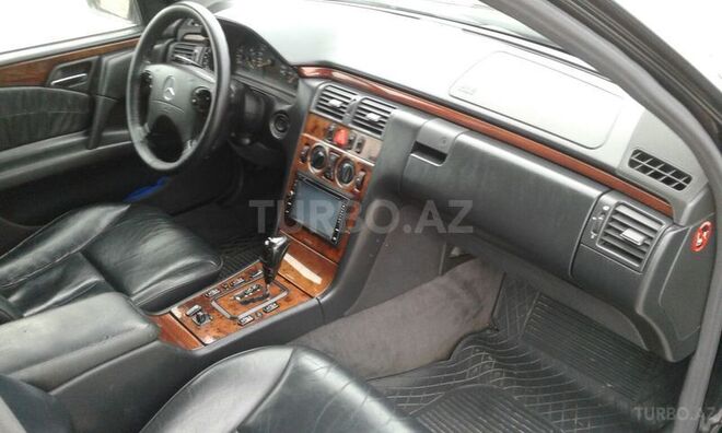 Mercedes E 240 2002, 252,867 km - 2.4 l - Bakı