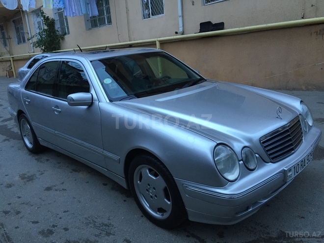 Mercedes E 320 2001, 251,369 km - 3.2 л - Bakı