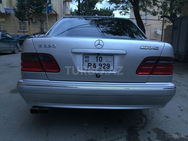 Mercedes E 320 2001, 251,369 km - 3.2 л - Bakı