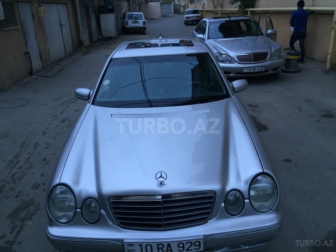 Mercedes E 320 2001, 251,369 km - 3.2 л - Bakı