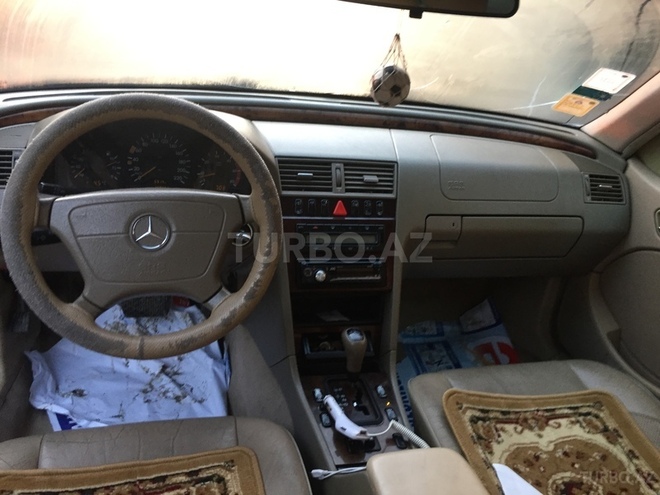 Mercedes C 220 1999, 339,000 km - 2.2 l - Yevlax