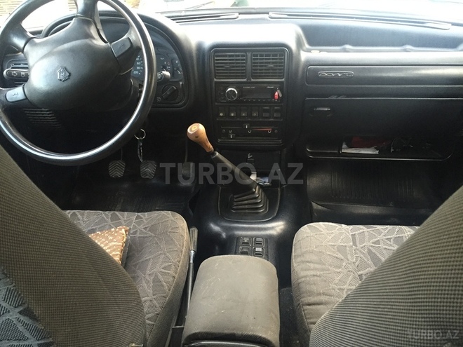 GAZ 31105 2003, 134,000 km - 2.4 l - Bakı