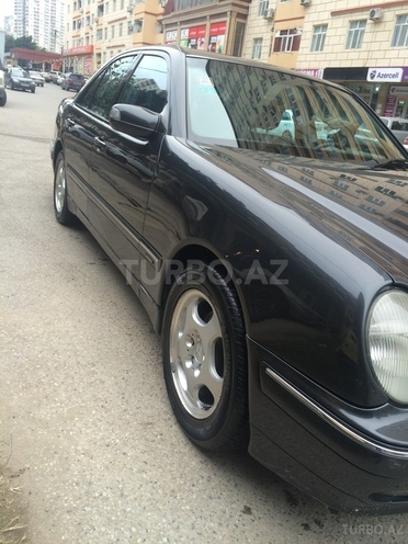 Mercedes E 220 2000, 222,476 km - 2.2 l - Bakı