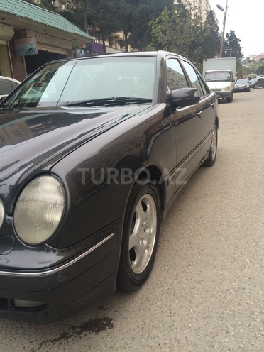 Mercedes E 220 2000, 222,476 km - 2.2 l - Bakı