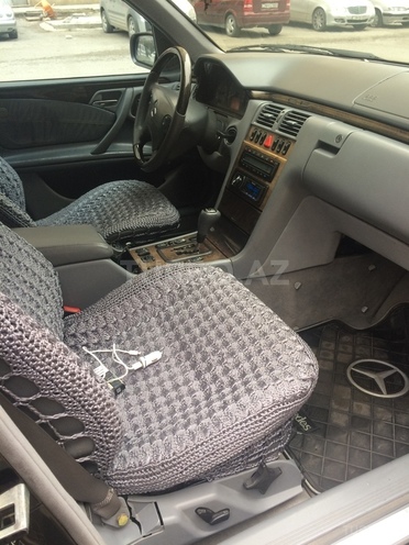 Mercedes E 220 2000, 222,476 km - 2.2 l - Bakı