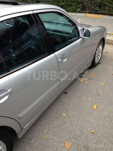 Mercedes E 320 2002, 208,000 km - 3.2 l - Bakı