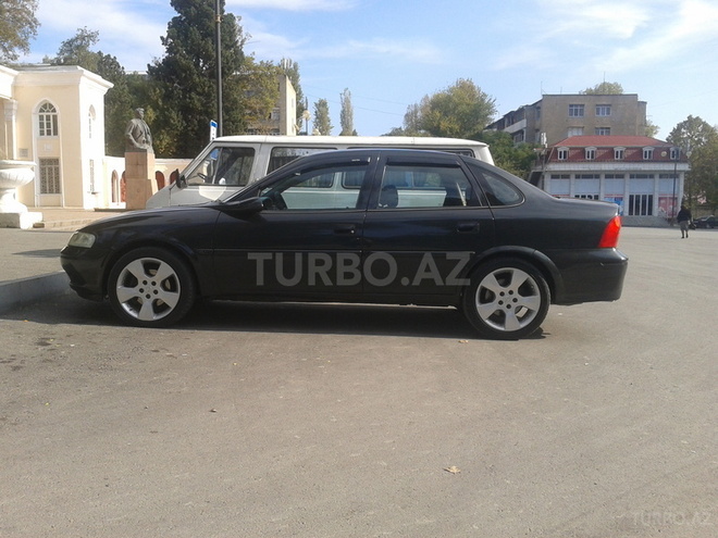 Opel Vectra 1997, 295,000 km - 2.0 л - Mingəçevir