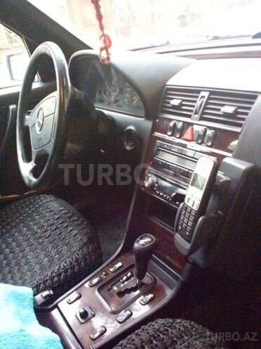 Mercedes C 220 2000, 240,000 km - 2.2 l - Bakı
