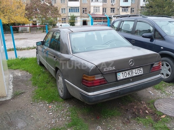 Mercedes E 230 1993, 300,000 km - 2.3 l - Bakı