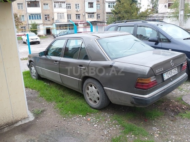 Mercedes E 230 1993, 300,000 km - 2.3 l - Bakı